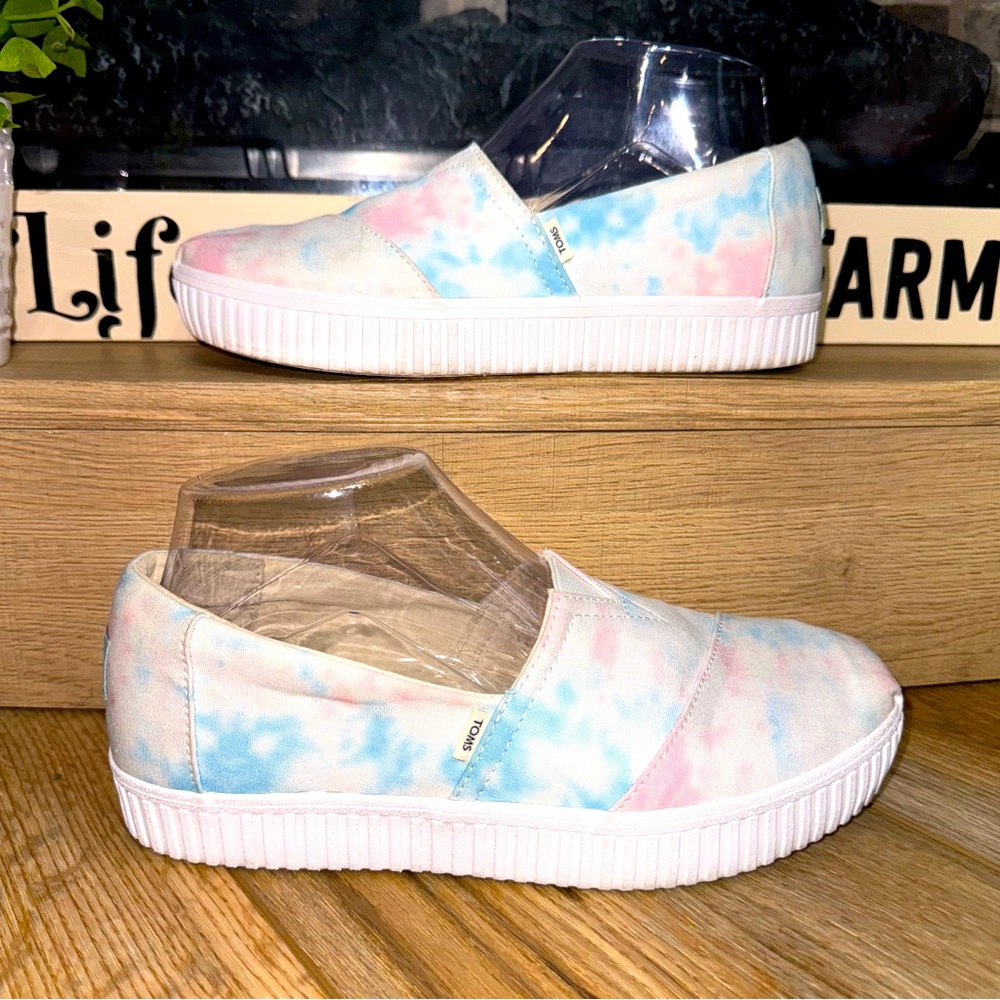TOMS‎ Tie-Dye Pastel Pink Blue Canvas Slip-On Shoes Size 7 Thick Sole Platform